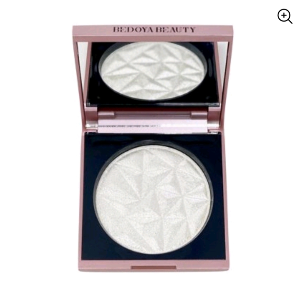 Euphoria Prism Highlighter By Bedoya Beauty